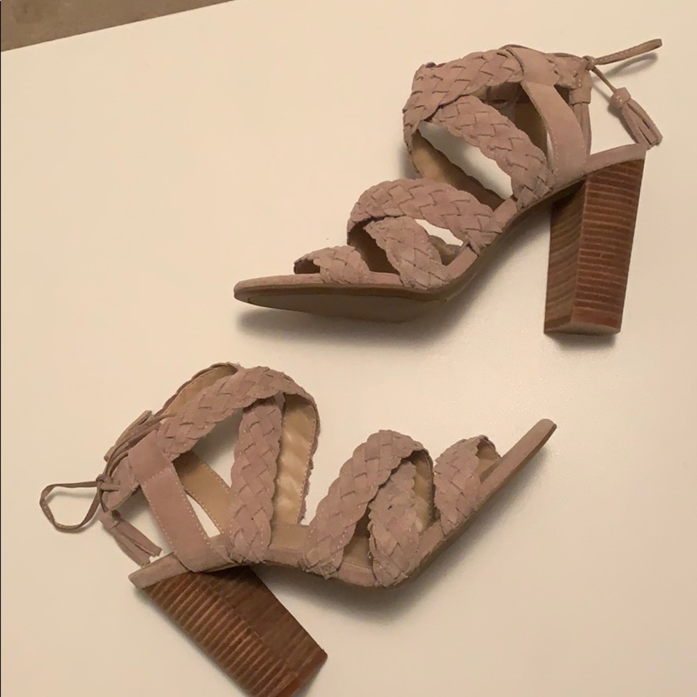 NWOT BCBGeneration Ledina Sandal
